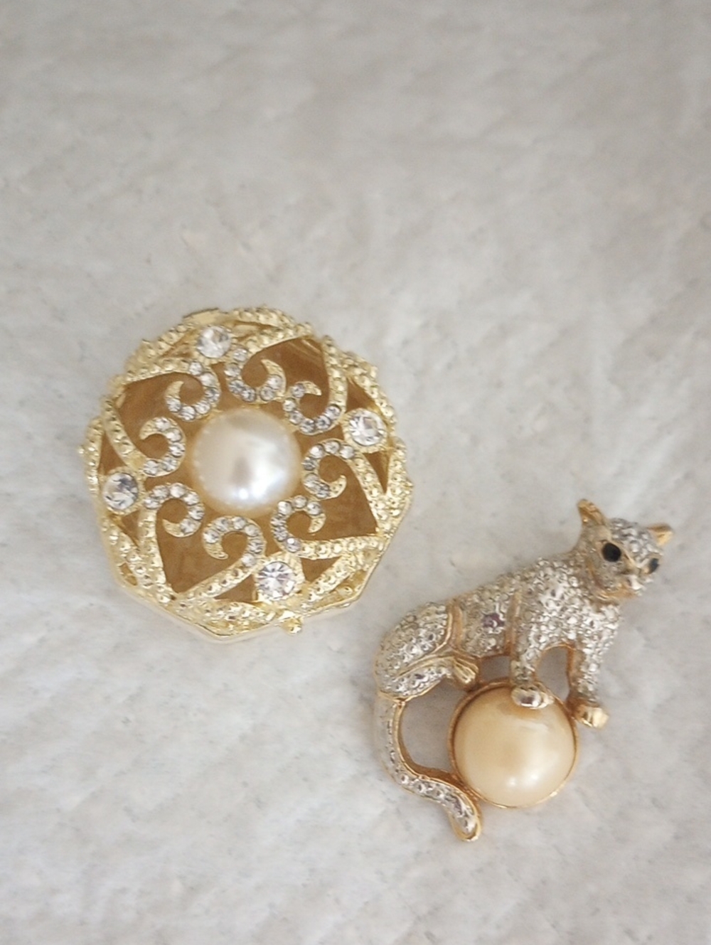 Cat Brooch and Keep Sake Trinket Box - Picture 6 of 6